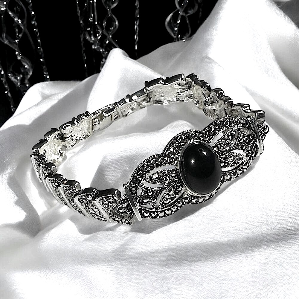 Vintage Design Black Mystery Bracelet True Deadstock Retro